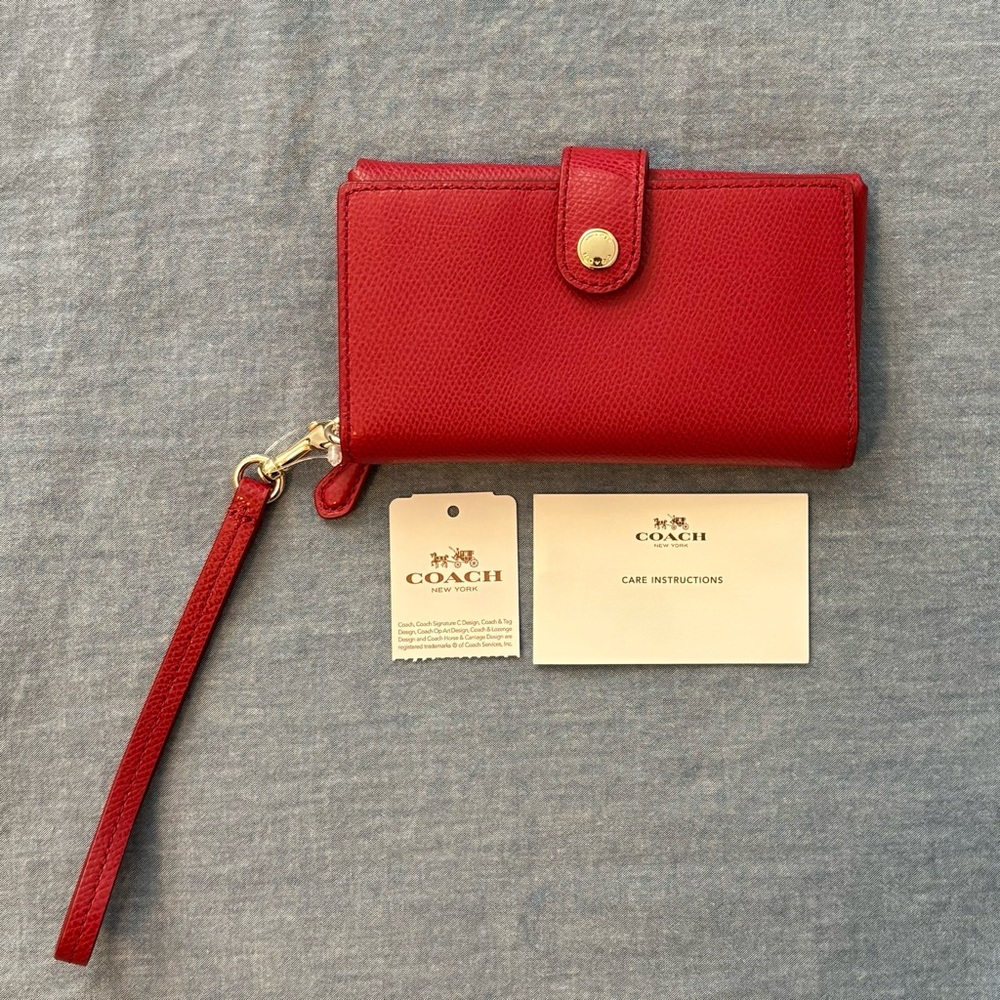 NWOT Coach Signature Pebbled Red Leather Phone Clutch Wristlet Gold hardware